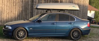 E46 Limousine in Topasblau - 3er BMW - E46 E46 Limousine in Topasblau - 3er BMW - E46