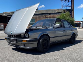 E30 318i Lachssilber - 3er BMW - E30