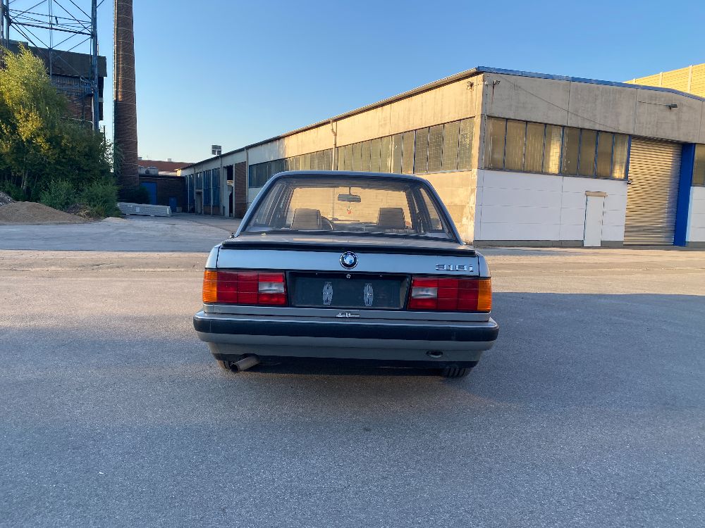 E30 318i Lachssilber - 3er BMW - E30