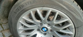 BMW Styling 144 Felge in 8x17 ET 20 mit Vredestein  Reifen in 225/50/17 montiert vorn Hier auf einem 5er BMW F11 520d (Touring) Details zum Fahrzeug / Besitzer