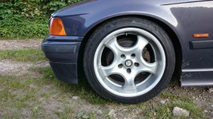 Platin  Felge in 8x17 ET 35 mit Bridgestone Potenza Adrenalin RE002 Reifen in 215/45/17 montiert vorn Hier auf einem 3er BMW E36 323ti (Compact) Details zum Fahrzeug / Besitzer