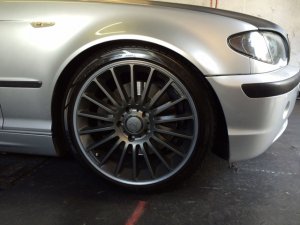 Keskin KT 15 Felge in 8x18 ET 35 mit Bridgestone  Reifen in 225/40/18 montiert vorn Hier auf einem 3er BMW E46 330i (Touring) Details zum Fahrzeug / Besitzer