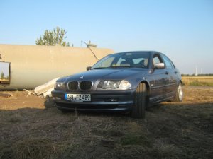 E46 Limo in Stahlblau Metallic - 3er BMW - E46