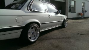 E30 320i - 3er BMW - E30