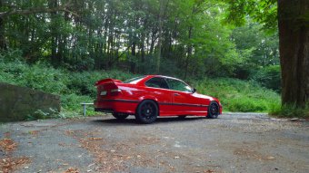 318is E36 Coup Hellrot Class-II-Optik - 3er BMW - E36