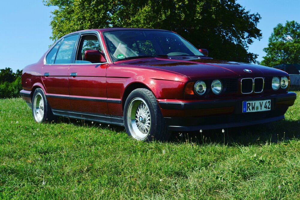 Classic Red E34 - 5er BMW - E34