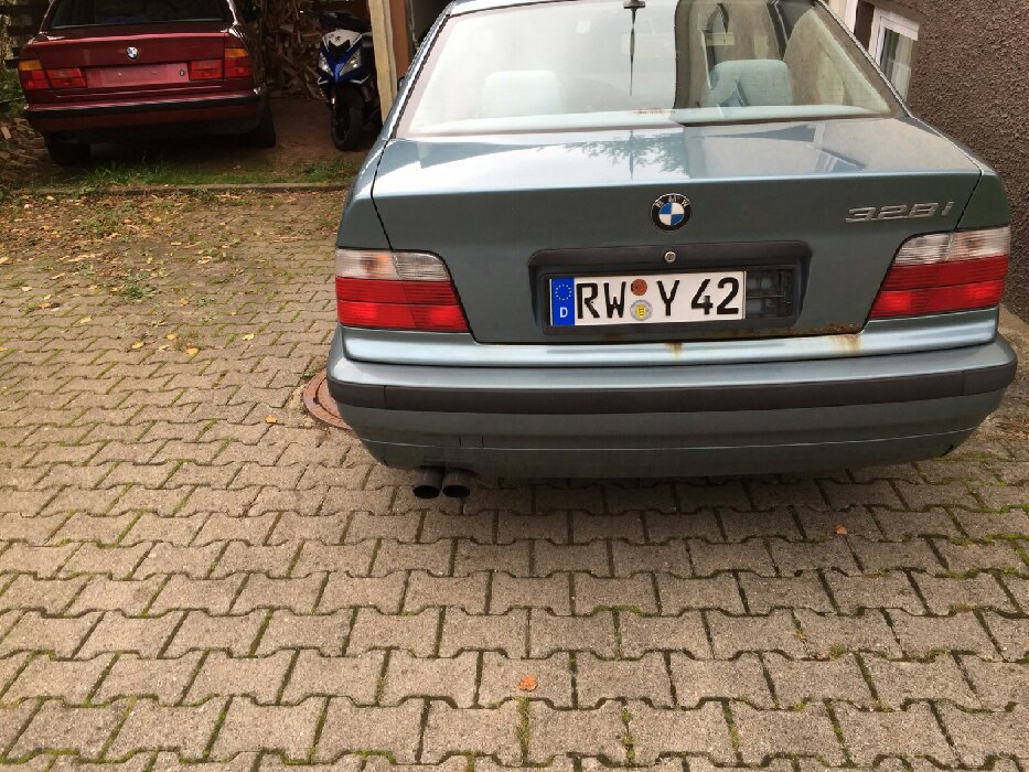 Classic Red E34 - 5er BMW - E34