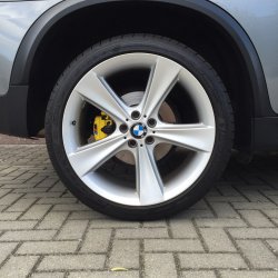 BMW Styling 128 Felge in 10.5x21 ET 38 mit Dunlop Sport Maxx Reifen in 325/30/21 montiert hinten mit folgenden Nacharbeiten am Radlauf: massive Aufweitung Hier auf einem X5 BMW E70 3.0d (SAV) Details zum Fahrzeug / Besitzer