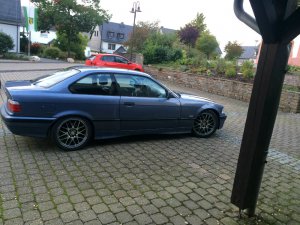 318is Stahlblau - 3er BMW - E36 318is Stahlblau - 3er BMW - E36