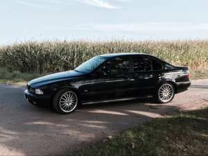 E39 540iA Limousine Individual Safrangelb - 5er BMW - E39
