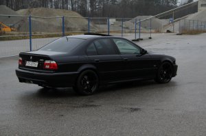 ///M5 E39___Black Devil with White Angel Eyes - 5er BMW - E39