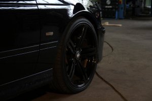 ///M5 E39___Black Devil with White Angel Eyes - 5er BMW - E39