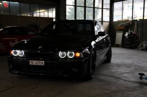 ///M5 E39___Black Devil with White Angel Eyes - 5er BMW - E39
