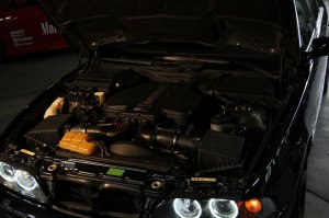 ///M5 E39___Black Devil with White Angel Eyes - 5er BMW - E39