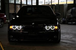 ///M5 E39___Black Devil with White Angel Eyes - 5er BMW - E39