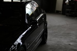 ///M5 E39___Black Devil with White Angel Eyes - 5er BMW - E39