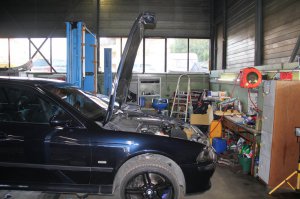 ///M5 E39___Black Devil with White Angel Eyes - 5er BMW - E39