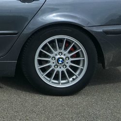 BMW Styling 32 Felge in 7x16 ET 46 mit BMW Barum Bravuris 3HM Reifen in 225/50/16 montiert hinten mit 12 mm Spurplatten Hier auf einem 3er BMW E46 318i (Limousine) Details zum Fahrzeug / Besitzer