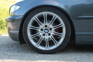 BMW Styling M135 Felge in 8x18 ET 47 mit Fulda SportControl Reifen in 225/40/18 montiert vorn Hier auf einem 3er BMW E46 318i (Limousine) Details zum Fahrzeug / Besitzer