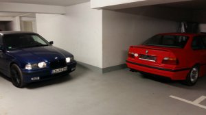 Rotes Sommerauto, 328i Coupe - 3er BMW - E36