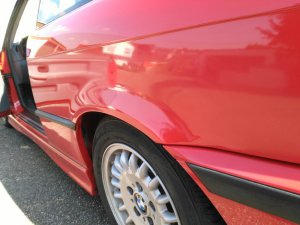 Rotes Sommerauto, 328i Coupe - 3er BMW - E36