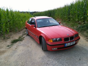 Rotes Sommerauto, 328i Coupe - 3er BMW - E36