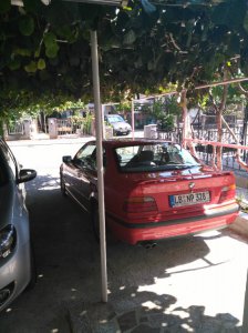 Rotes Sommerauto, 328i Coupe - 3er BMW - E36