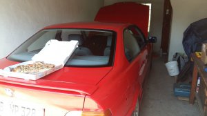 Rotes Sommerauto, 328i Coupe - 3er BMW - E36