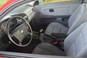 Rotes Sommerauto, 328i Coupe - 3er BMW - E36
