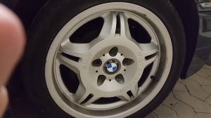 BMW Styling 24 Felge in 7.5x17 ET  mit Continental  Reifen in 235/40/17 montiert vorn Hier auf einem 3er BMW E36 320i (Cabrio) Details zum Fahrzeug / Besitzer