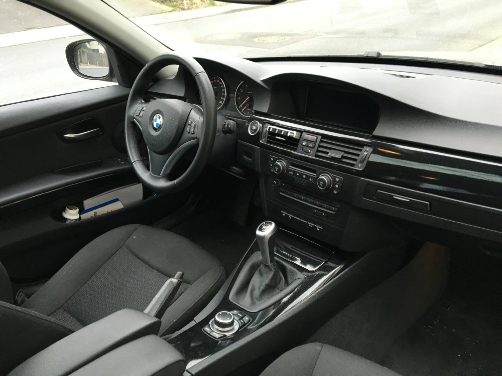 BMW 320i E90 LCI spacegrau - 3er BMW - E90 / E91 / E92 / E93