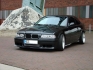 BMW 318is COUPE Diamant-Schwarz