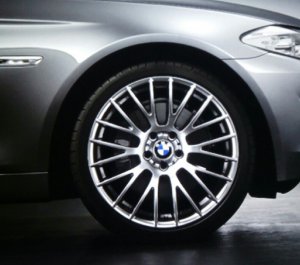 BMW Kreuzspeicher 312 Felge in 8.5x20 ET 33 mit Hankook evo2 Reifen in 245/35/20 montiert vorn Hier auf einem 5er BMW F11 530d (Touring) Details zum Fahrzeug / Besitzer