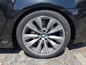 BMW Doppelspeiche 24 Felge in 8x18 ET 20 mit Hankook Ventus S1 evo 2 Reifen in 275/35/18 montiert hinten mit 20 mm Spurplatten Hier auf einem 5er BMW E60 550i (Limousine) Details zum Fahrzeug / Besitzer