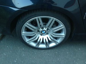 BMW Styling M 172 Felge in 10x19 ET 30 mit Nexen N8000 Reifen in 275/30/19 montiert hinten mit 30 mm Spurplatten Hier auf einem 5er BMW E60 550i (Limousine) Details zum Fahrzeug / Besitzer