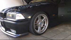 BMW Styling 66 Felge in 8x17 ET 20 mit Nexen  Reifen in 205/40/17 montiert vorn und mit folgenden Nacharbeiten am Radlauf: Kanten gebrdelt Hier auf einem 3er BMW E36 328i (Coupe) Details zum Fahrzeug / Besitzer