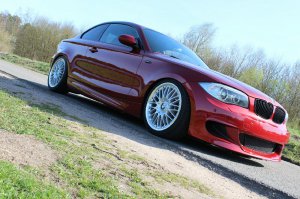 Vermilion Rotes 135 Coupe - 1er BMW - E81 / E82 / E87 / E88