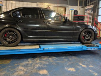 E46 Limousine VfL in Sapphire Metallic - 3er BMW - E46 E46 Limousine VfL in Sapphire Metallic - 3er BMW - E46