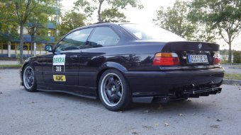 Samoa-Blauer Haufen Rost => Carbon-Schwarzes Coupé - 3er BMW - E36 Samoa-Blauer Haufen Rost => Carbon-Schwarzes Coupé - 3er BMW - E36