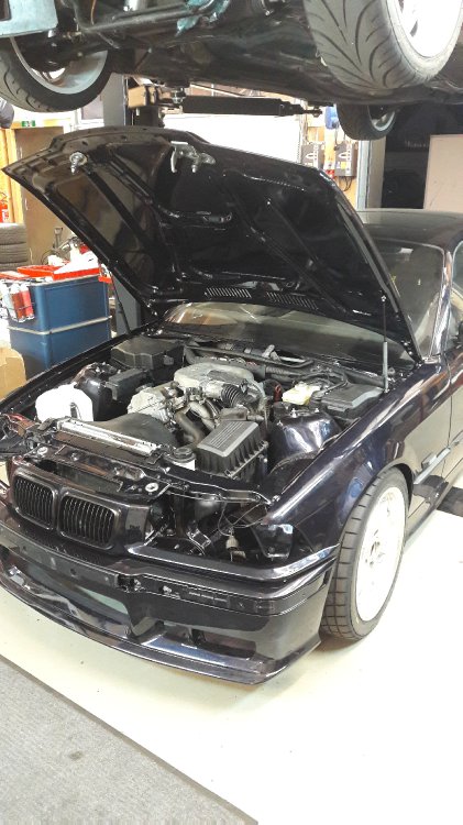 Samoa-Blauer Haufen Rost => Carbon-Schwarzes Coup - 3er BMW - E36