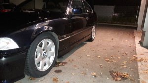 Samoa-Blauer Haufen Rost => Carbon-Schwarzes Coupé - 3er BMW - E36 Samoa-Blauer Haufen Rost => Carbon-Schwarzes Coupé - 3er BMW - E36