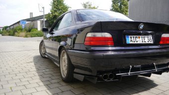 Samoa-Blauer Haufen Rost => Carbon-Schwarzes Coup - 3er BMW - E36