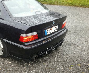 Samoa-Blauer Haufen Rost => Carbon-Schwarzes Coupé - 3er BMW - E36 Samoa-Blauer Haufen Rost => Carbon-Schwarzes Coupé - 3er BMW - E36