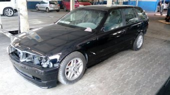 300 Touring wiederbelebt in Jerezschwarz - 3er BMW - E36