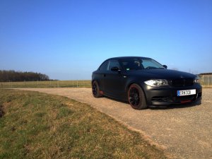 /// Matt Black - Coupe /// - 1er BMW - E81 / E82 / E87 / E88