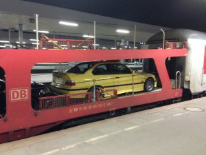Dakargelber Youngtimer - 3er BMW - E36