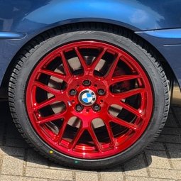 AVUS AC-MB4 Felge in 9x18 ET 37 mit Pirelli Cinturato All Season SF3 Reifen in 255/35/18 montiert hinten Hier auf einem 3er BMW E46 330i (Cabrio) Details zum Fahrzeug / Besitzer