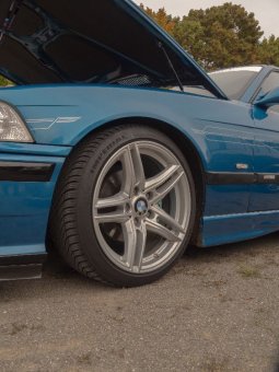 Borbet XR Felge in 8x17 ET 41 mit - NoName/Ebay - Imperial Allwetter Reifen in 215/40/17 montiert hinten Hier auf einem 3er BMW E36 323i (Coupe) Details zum Fahrzeug / Besitzer