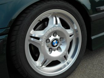 BMW Styling 24 Felge in 7.5x17 ET  mit Federal 595 RS-R Reifen in 235/40/17 montiert vorn mit 10 mm Spurplatten Hier auf einem 3er BMW E36 M3 (Coupe) Details zum Fahrzeug / Besitzer