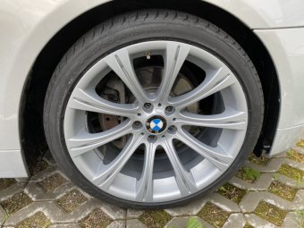 BMW Styling 166 Felge in 8.5x19 ET 12 mit Pirelli P Zero Reifen in 245/35/19 montiert vorn Hier auf einem 5er BMW E60 530i (Limousine) Details zum Fahrzeug / Besitzer